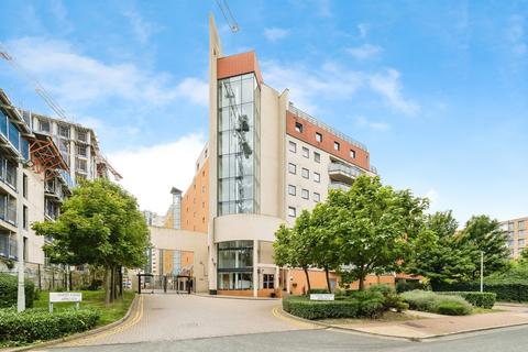 2 bedroom flat for sale, Wards Wharf Approach, London, E16