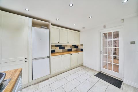 3 bedroom terraced house for sale, Barnard Grove, London, E15