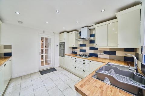 3 bedroom terraced house for sale, Barnard Grove, London, E15