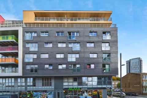 1 bedroom flat for sale, Biggerstaff Road, LONDON, London, E15
