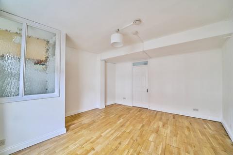 2 bedroom end of terrace house for sale, Swete Street, London, E13