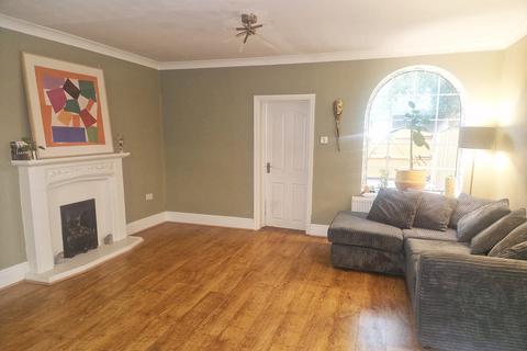 4 bedroom end of terrace house for sale, Higher Green Lane, Manchester M29