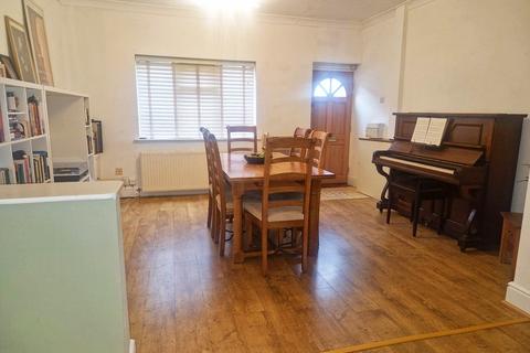 4 bedroom end of terrace house for sale, Higher Green Lane, Manchester M29