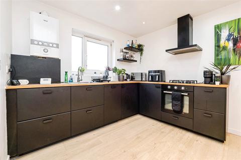 1 bedroom flat for sale, Cemetery Road, London, E7