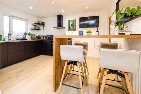 1 bedroom flat for sale, Cemetery Road, London, E7