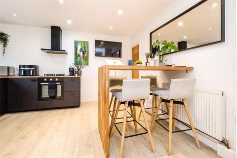 1 bedroom flat for sale, Cemetery Road, London, E7