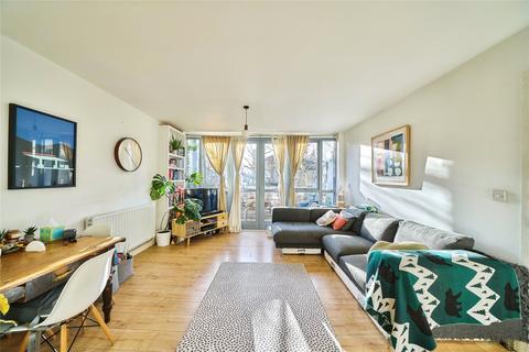 2 bedroom flat for sale, Kinglet Close, London, E7