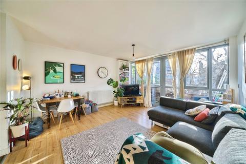 2 bedroom flat for sale, Kinglet Close, London, E7