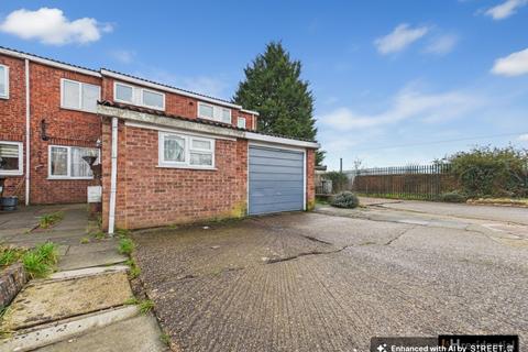 4 bedroom terraced house for sale, Stainer Road, Borehamwood WD6