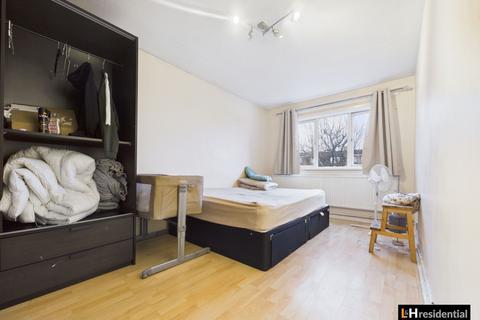 4 bedroom terraced house for sale, Stainer Road, Borehamwood WD6