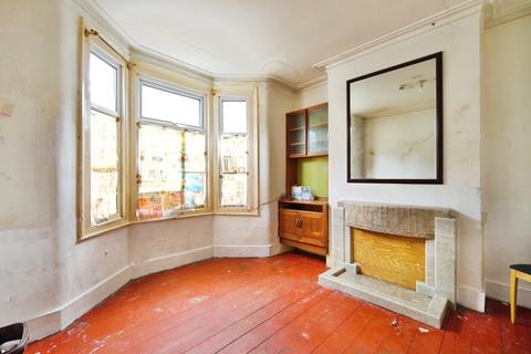 3 bedroom terraced house for sale, Westerham Road, London, E10