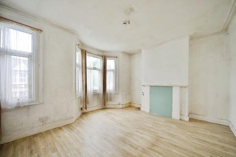 3 bedroom terraced house for sale, Westerham Road, London, E10