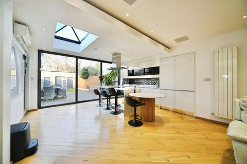 3 bedroom terraced house for sale, Greenway Avenue, Walthamstow, E17