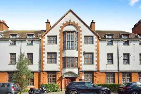 Brading Crescent, LONDON, London, E11