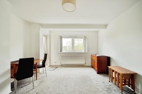 undefined, Forest Drive, London, E12
