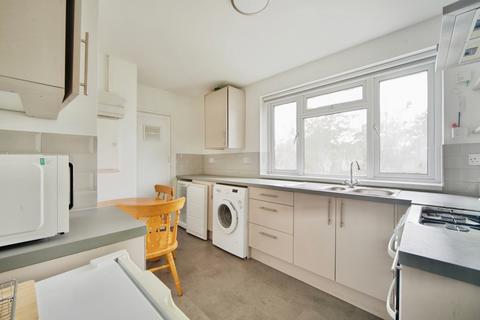 undefined, Forest Drive, London, E12