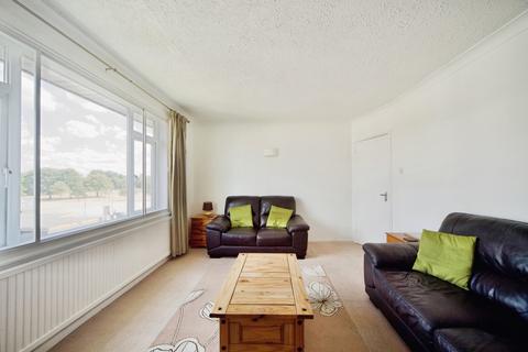 2 bedroom flat for sale, Cambridge Park, London, E11