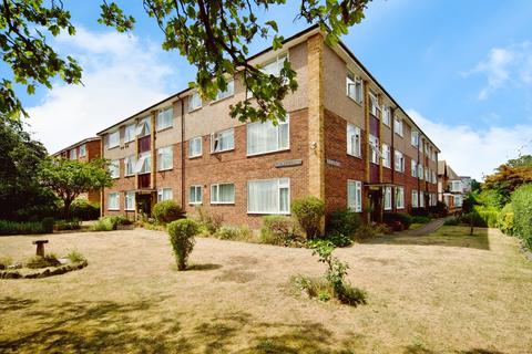 2 bedroom flat for sale, Cambridge Park, London, E11
