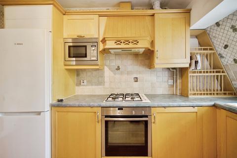 2 bedroom flat for sale, Woodford Road, London, E18
