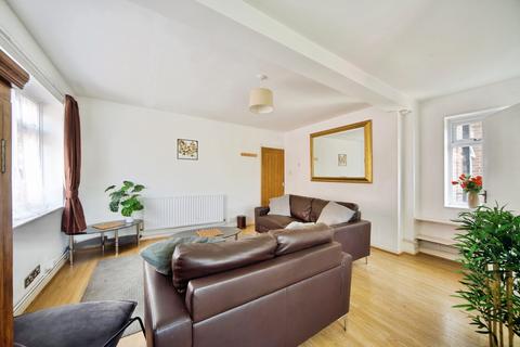 2 bedroom flat for sale, Blake Hall Road, London, E11