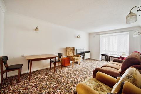 1 bedroom flat for sale, Glebelands Avenue, LONDON, London, E18