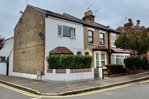 1 bedroom flat for sale, Chester Road, London, E11