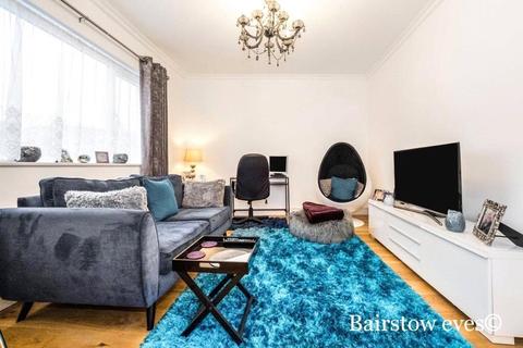1 bedroom flat for sale, Chester Road, London, E11