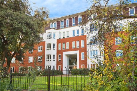 2 bedroom flat for sale, Regency Court, High Road, London, E18