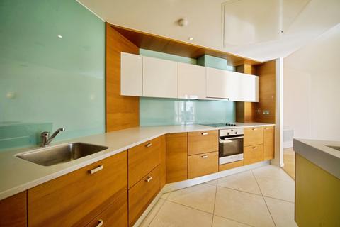 2 bedroom flat for sale, Regency Court, High Road, London, E18