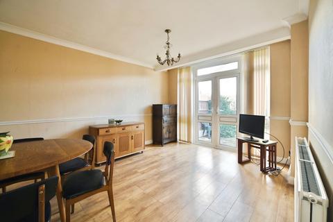 3 bedroom semi-detached house for sale, Lorne Gardens, London, E11