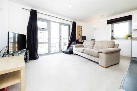 1 bedroom flat for sale, Queen Mary Avenue, London, E18