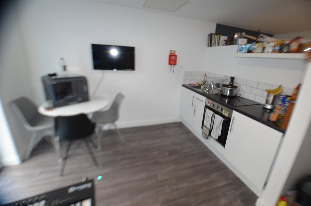 Lounge/Kitchen