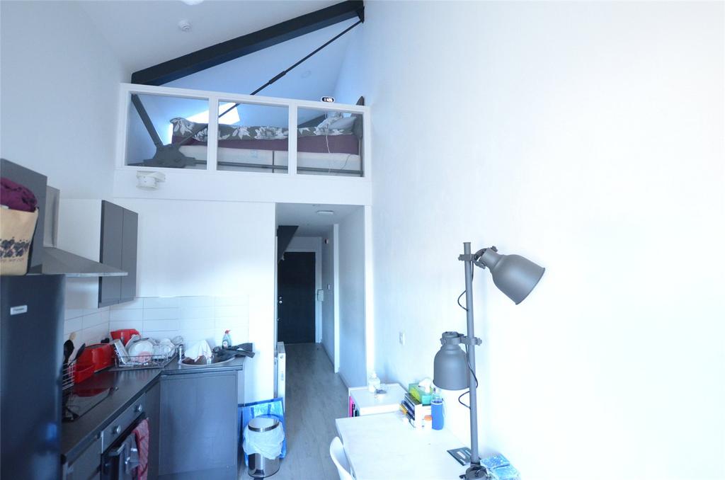 Lounge/Kitchen