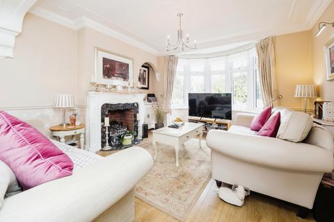 3 bedroom semi-detached house for sale, Fairlawn Drive, Woodford Green, IG8