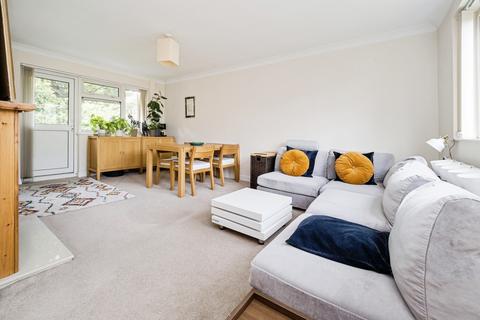 3 bedroom maisonette for sale, Croft Lodge Close, Woodford Green, IG8