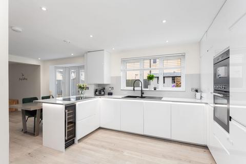 4 bedroom detached house for sale, Russell Road, Bathgate