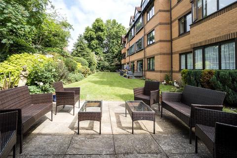 1 bedroom flat for sale, High Road, London, E18