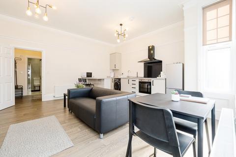 1 bedroom flat for sale, High Road, Woodford Green, IG8