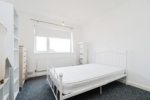 2 bedroom flat for sale, Durham Avenue, Woodford Green, IG8
