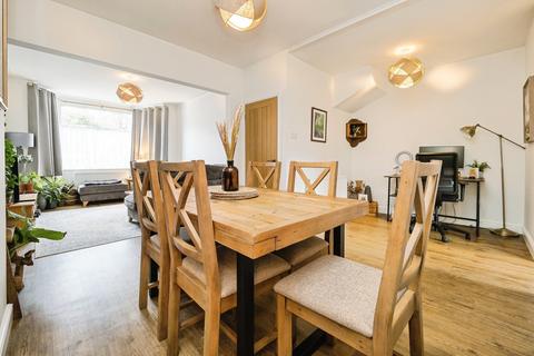 3 bedroom terraced house for sale, Canfield Road, Woodford Green, IG8