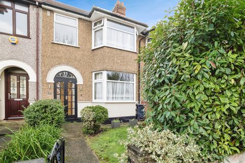 Canfield Road, Woodford Green, IG8