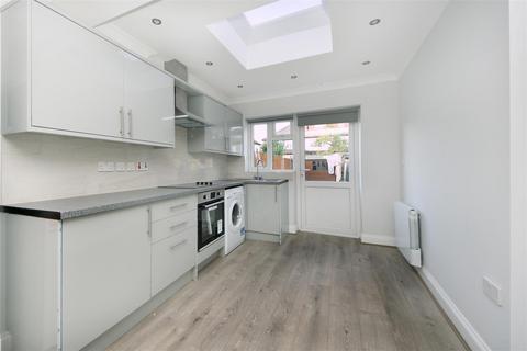 2 bedroom flat to rent, Court Way, W3