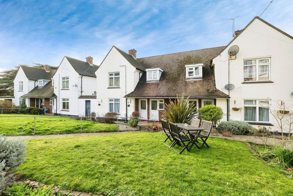 Detached house exterior, garden