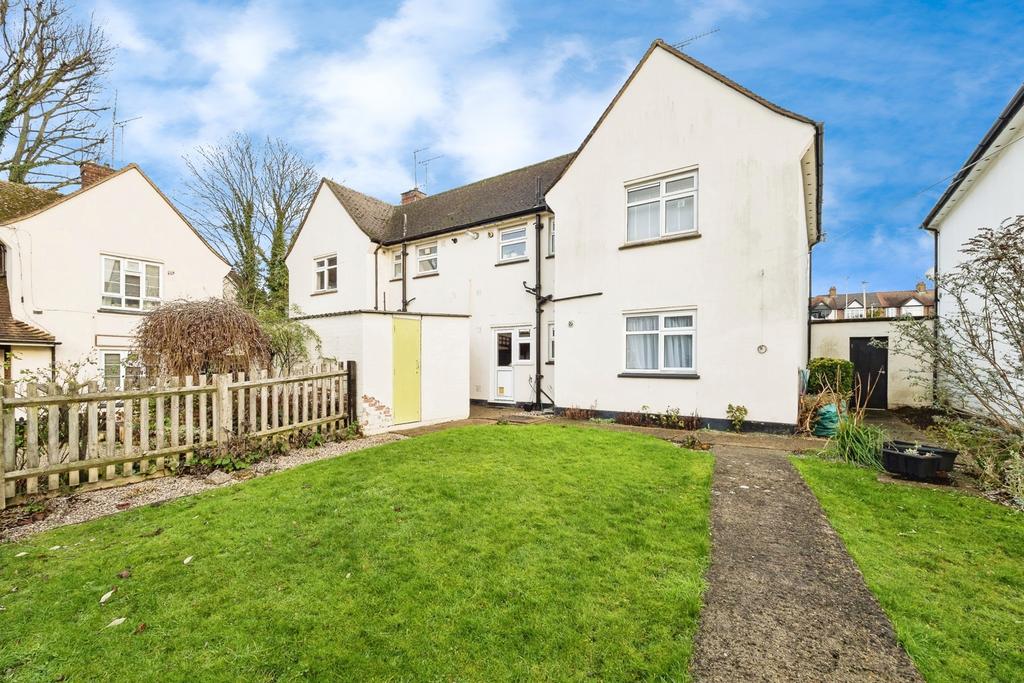 Detached house exterior, garden