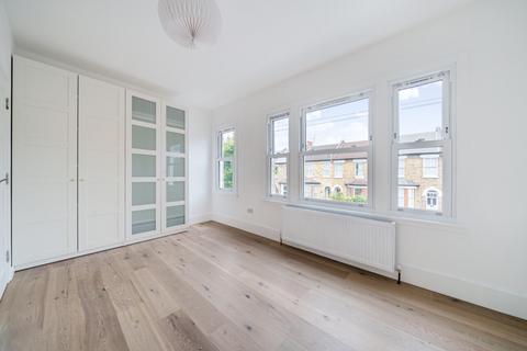 undefined, Highworth Road, Bounds Green, London, N11