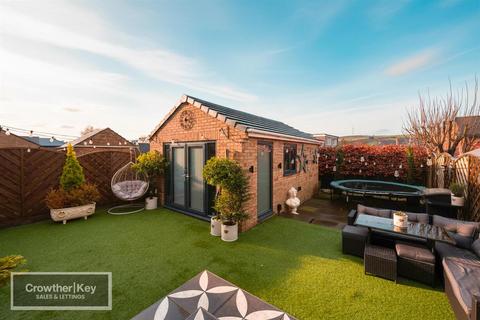 3 bedroom semi-detached house for sale, Wains Close, Buxton