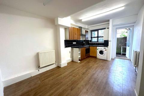 undefined, Lancaster Walk, Hayes, UB3 2QL