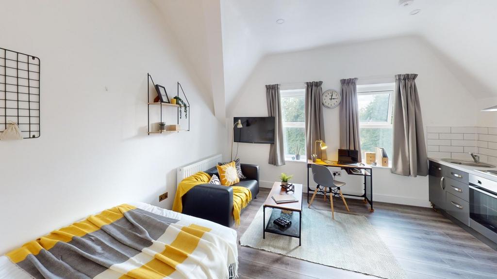 A spacious and inviting large double bedroom fe...