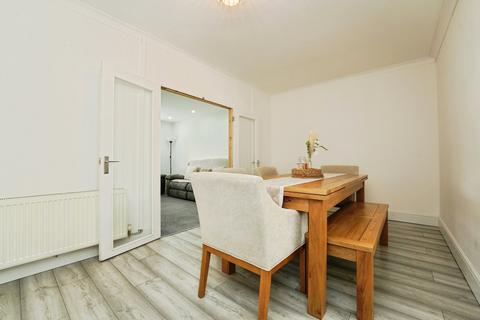 4 bedroom end of terrace house for sale, Matson Avenue, Matson, Gloucester, Gloucestershire, GL4