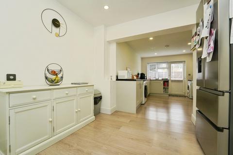 4 bedroom end of terrace house for sale, Matson Avenue, Matson, Gloucester, Gloucestershire, GL4